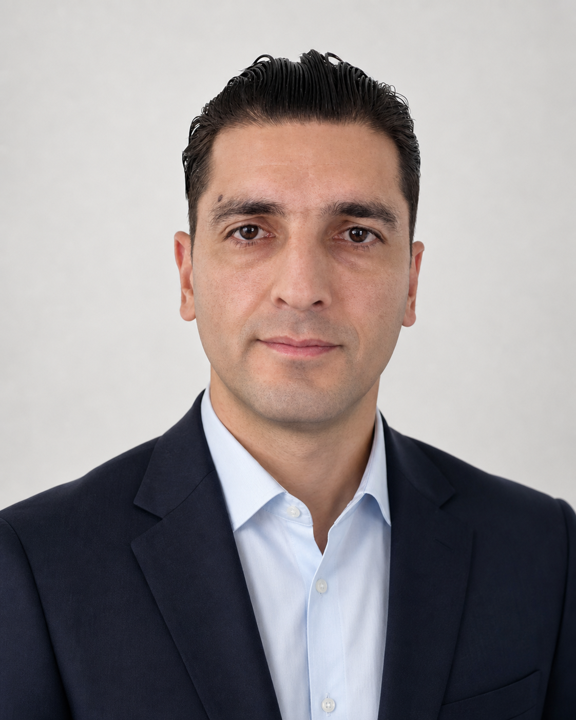 Arman, founder of Arman Builds